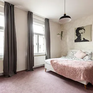 Apartmán Nice Big 2bds - Belgicka, Praha